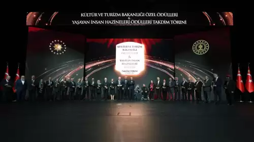 Yaşayan İnsan Hazineleri törenle ödüllendirildi