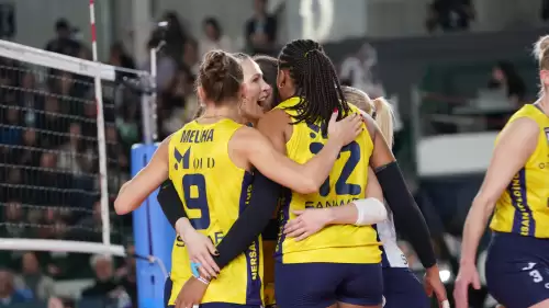 Fenerbahçe Kadın Voleybol takımı CEV Şampiyonlar Ligi’nde namağlup zirvede!