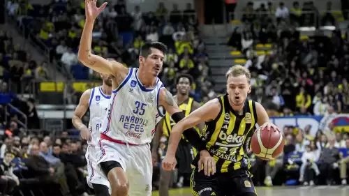 Fenerbahçe Beko potadaki derbide evinde Anadolu Efes'i mağlup etti