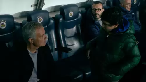 Jose Mourinho’dan minik Fenerbahçe taraftarına büyük jest