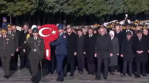 86 yıldız hiç azalmayan özlem Cumhurbaşkanı Erdoğan ve devlet erkanı Ata'nın huzurunda