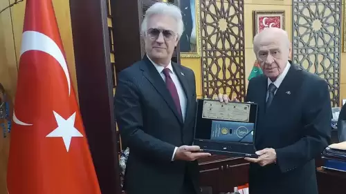 Tamer Karadağlı’dan MHP Lideri Bahçeli'ye anlamlı ziyaret