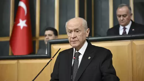 MHP lideri Bahçeli: Kadınlarımız milli hayatın eşit, saygın ve aktif mensuplarıdır