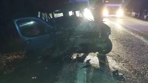 Otomobiller kafa kafaya çarpıştı: 1 ölü, 3 yaralı!