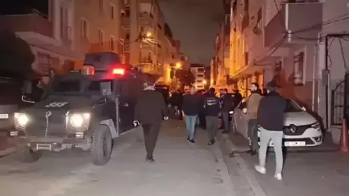 Esenyurt'ta polise silahlı saldırı