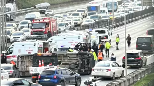 İstanbul'da okul servisi devrildi: 10 yaralı