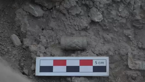 Seyitömer Höyük’te 4 bin 400 yıllık mühür keşfedildi