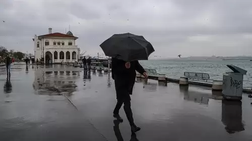 İstanbul'da akşam saatlerinde beklenen sağanak yağışın etkisi artacak! AKOM'dan uyarı geldi