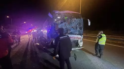Bolu'da iki yolcu otobüsü çarpıştı: 15 yaralı
