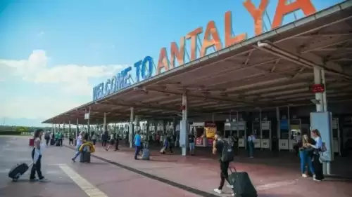 Antalya'ya turist akını! İlk sırada Ruslar var!