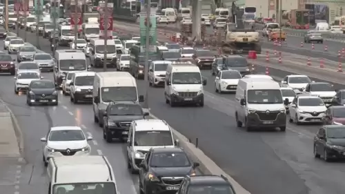 Okullarda uyum haftası başladı! İstanbul'da trafik yoğunluğu arttı