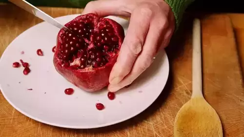 Kırmızı mücevher narı ayıklamanın en kolay yolu...