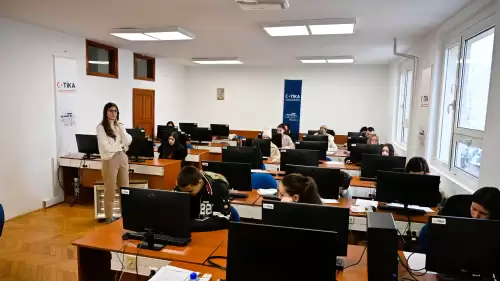 TİKA, Karadağ Devlet Üniversitesi'nde bilgisayar laboratuvarını yeniledi