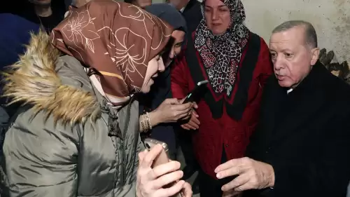 Cumhurbaşkanı Erdoğan komşusunun taziyesinde Kur'an-ı Kerim okudu