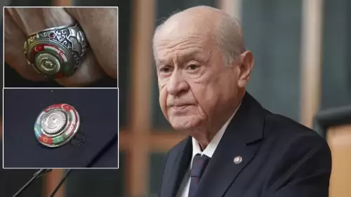 Devlet Bahçeli’nin Türk Devletleri bayraklı yüzüğü dikkat çekti