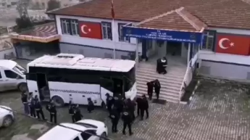 Hatay'da 59 kaçak göçmen yakalandı