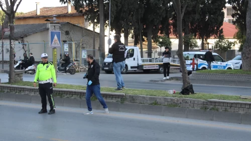 Aydın'da yolun karşısına geçerken otomobilin çarptığı yaşlı kadın hayatını kaybetti