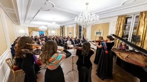 Azerbaycan'ın Paris Büyükelçiliğinde "Yedi Güzel" konseri düzenlendi