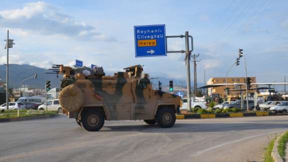 Sınıra zırhlı araç sevkiyatı