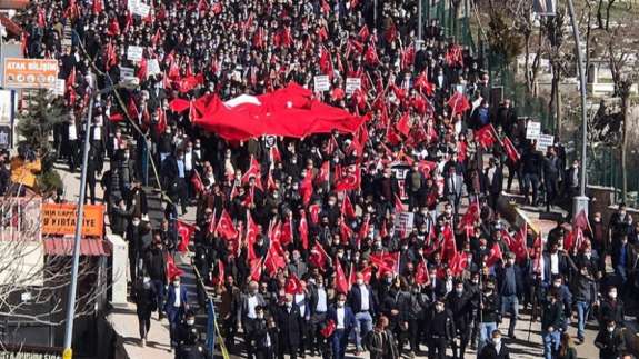 Şırnak'ta Gara şehitleri için PKK'ya tepki yürüyüşü düzenlendi