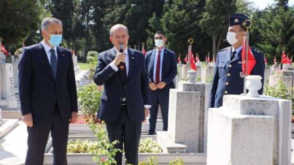 KKTC Cumhurbaşkanı Ersin Tatar’dan Kıbrıs Şehidi Cengiz Topel’e ziyaret