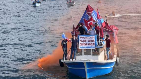 Trabzonspor'da şampiyonluk kutlamaları denizden başladı