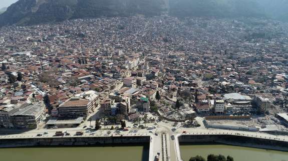 Deprem gastronomiyi de vurdu... Antakya künefesinin yapıldığı meydan yok oldu