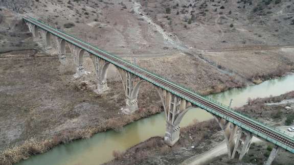 Adıyaman'daki 94 yıllık Alman Köprüsü ayakta kaldı