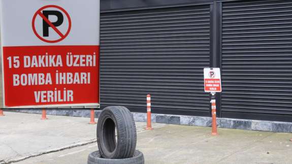 Rizeli esnaftan park sorununa ilginç çözüm