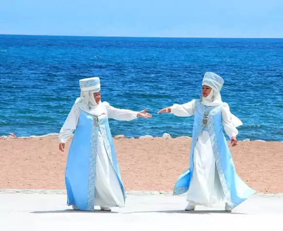 Kırgız ve Kazak nineler "Türkü kervanı" projesinde bir arada!