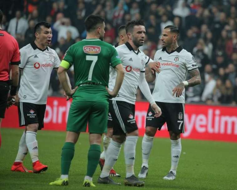 Beşiktaş'a şok! Avrupa kupalarından men... 3