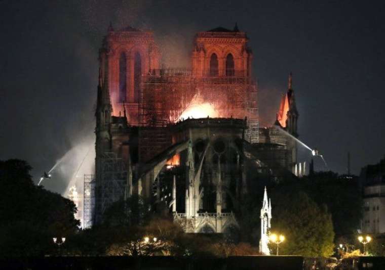 Notre Dame yangınını bildi! İşte 2019 kehanetleri 1