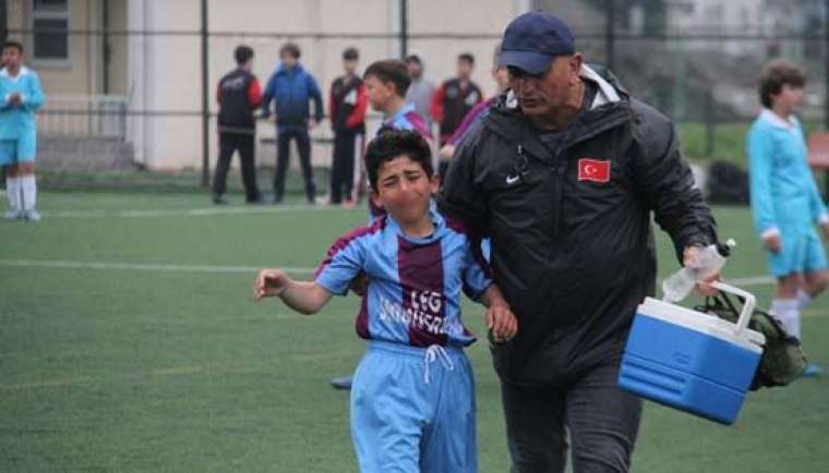 Genç sporcu gözyaşlarına boğuldu! 'Bırakın beni...' 4