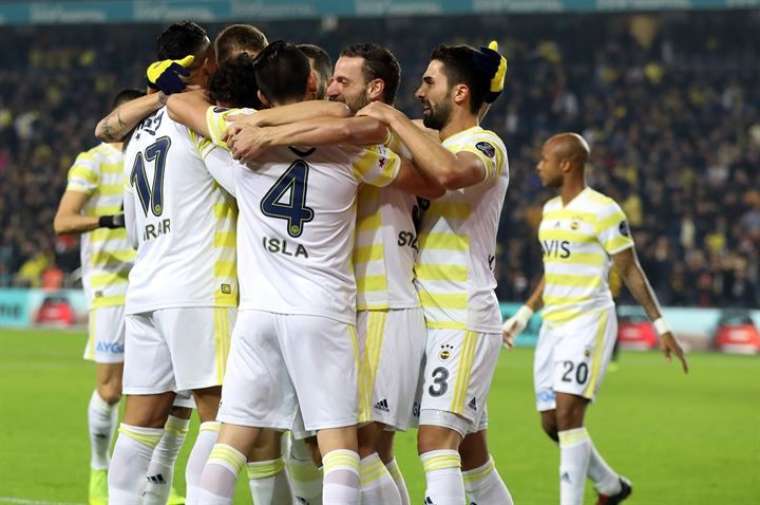 Fenerbahçelilerin adını haykırdığı futbolcu 'veda' etti 1