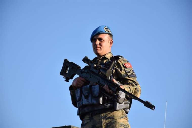 Elleri tetikte gözleri semada iftar ve sahur yapıyorlar 10