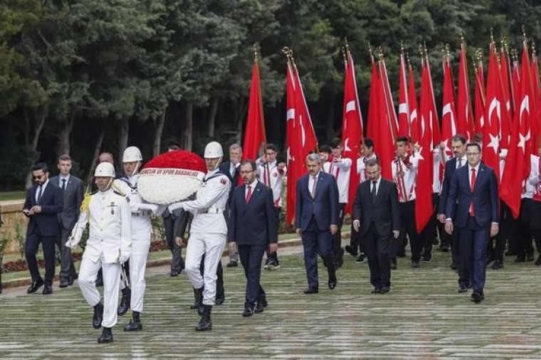 Anıtkabir'e akın ettiler 4