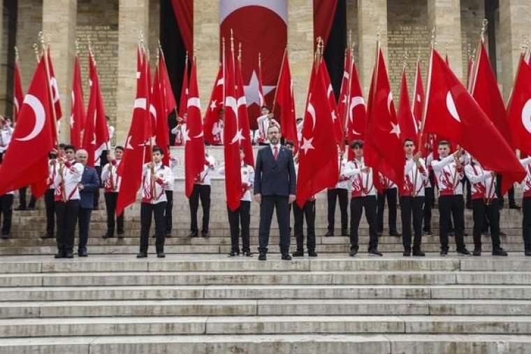 Anıtkabir'e akın ettiler 2