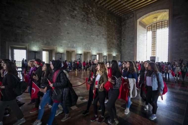 Anıtkabir'e akın ettiler 11