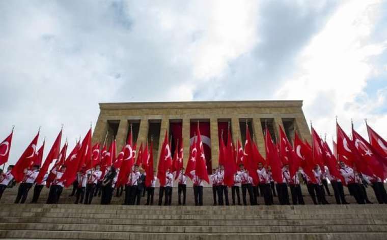 Anıtkabir'e akın ettiler 15