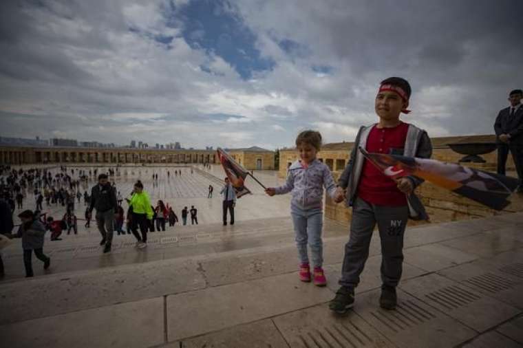 Anıtkabir'e akın ettiler 16