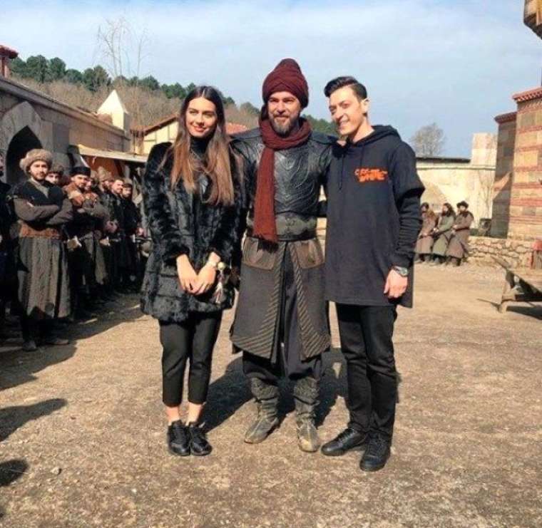 Diriliş Ertuğrul'dan Özil'e düğün hediyesi 5