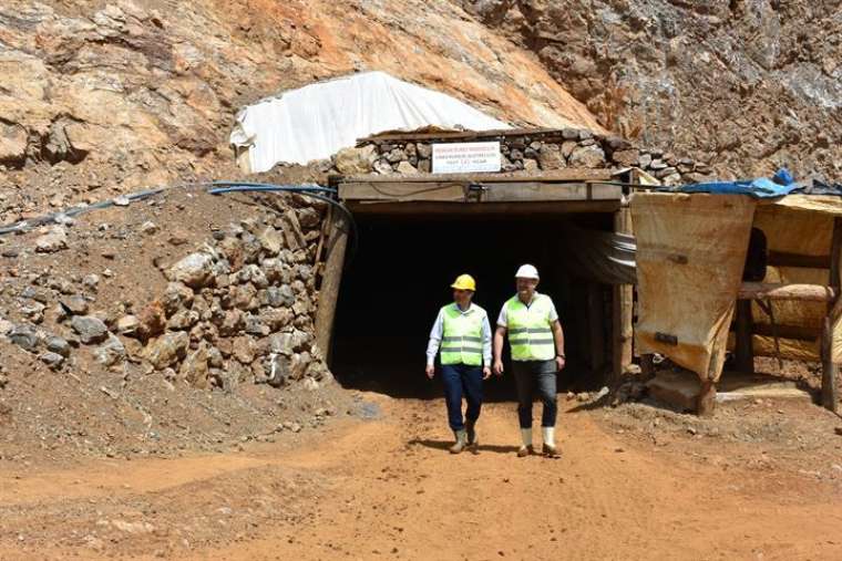 Hakkari'nin yer altı kaynakları araştırılıyor 11