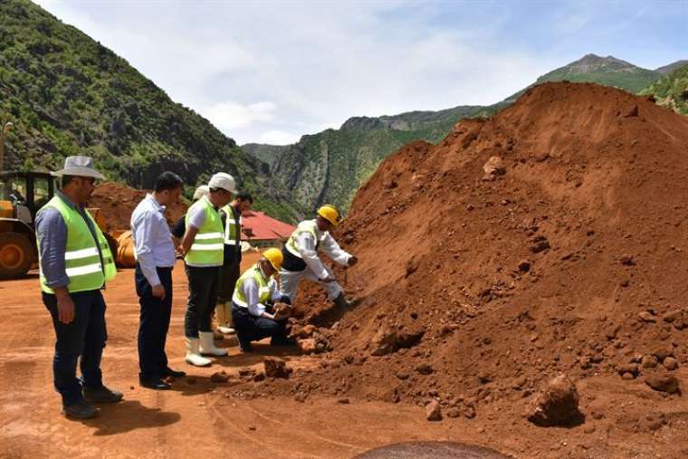 Hakkari'nin yer altı kaynakları araştırılıyor 6