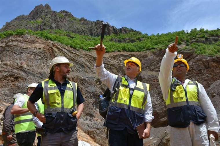 Hakkari'nin yer altı kaynakları araştırılıyor 9