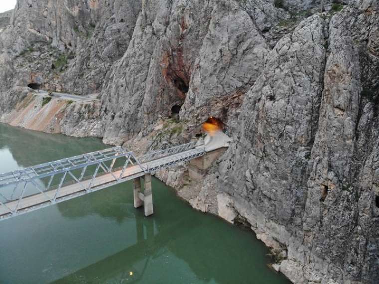 Yapımı 132 yıl sürdü! Dünyanın en zorlu yollarından 11