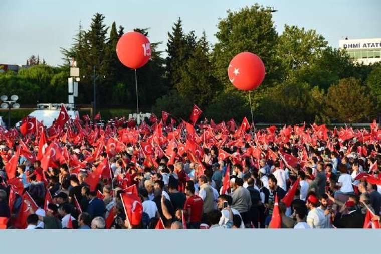 Milyonlar meydanlara indi! Türkiye tek yürek 4