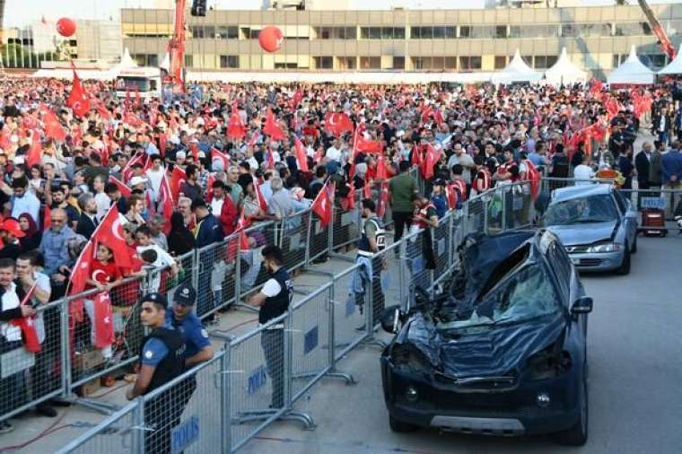 Milyonlar meydanlara indi! Türkiye tek yürek 32