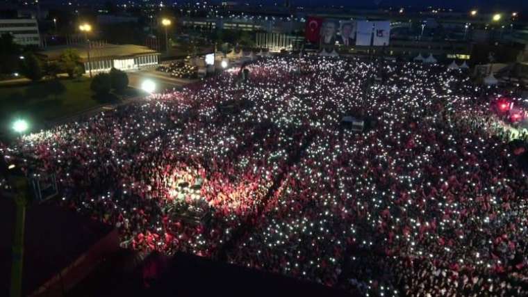 Milyonlar meydanlara indi! Türkiye tek yürek 37