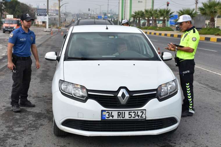 Ve uygulama başladı! Sürücülere arabada sigara içme cezası 4