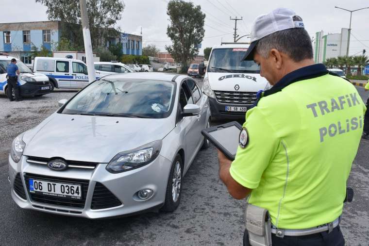 Ve uygulama başladı! Sürücülere arabada sigara içme cezası 5